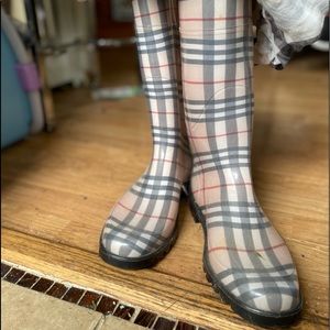 Rain boots & scarf set